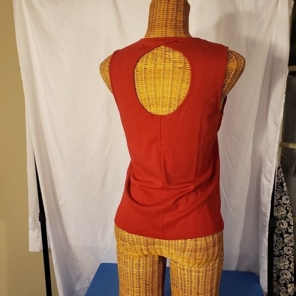 Ladies ANN TAYLOR Knit Shell in Red w/Large Keyhole Opening on Back - M - Picture 3 of 4